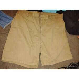 Old Navy size 40 mens cargo shorts khakis